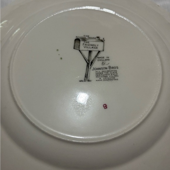 Vintage Friendly Village Winter Scene Decorative Plate - Picture 3 of 5